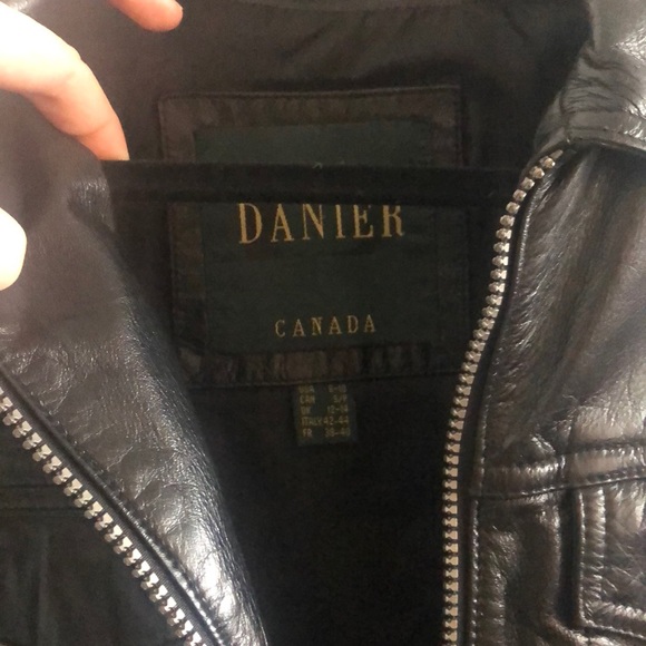 Women’s leather jacket - Picture 2 of 4